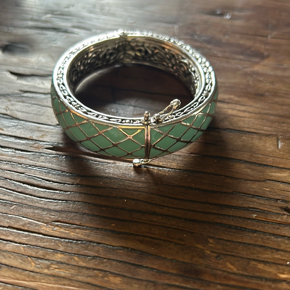 John Medeiros clasp bracelet